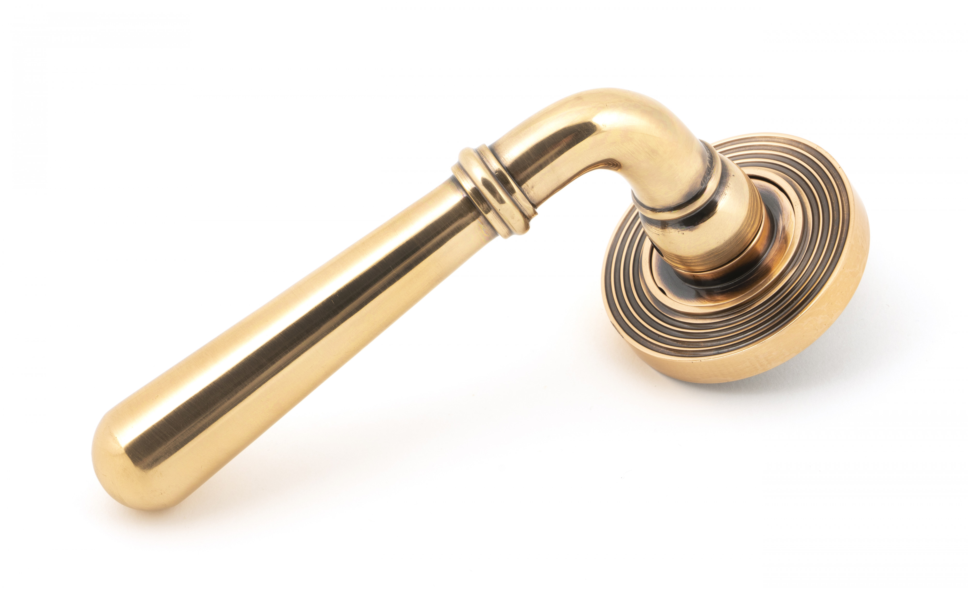 Newbury Lever on Beehive Rose Set