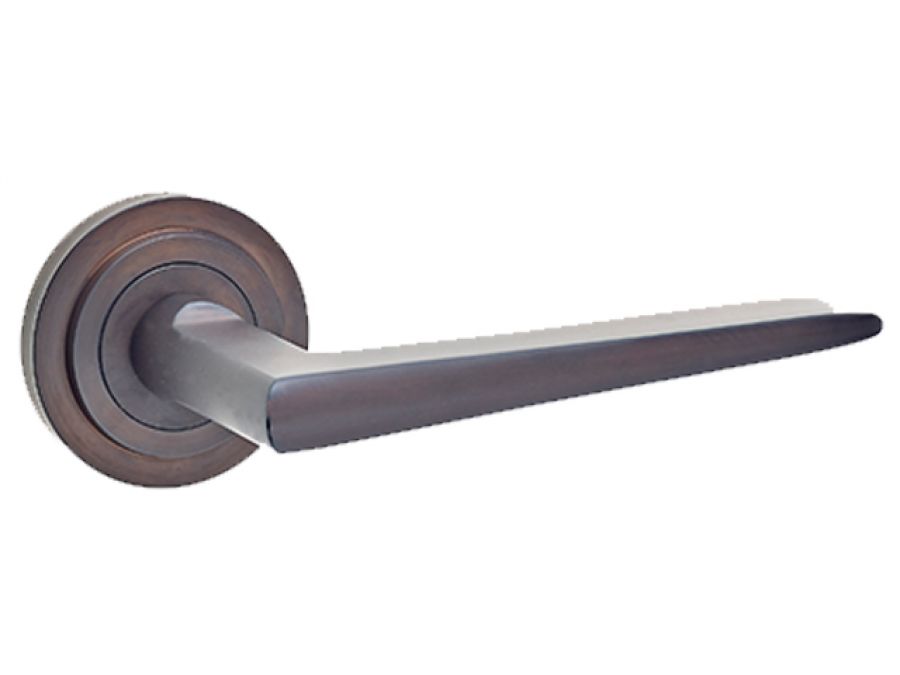 Döre Prestige Lever Flat Handle On Stepped Rose 