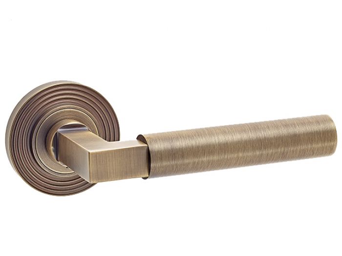 Döre Prestige Lever Handle On Reeded Rose 