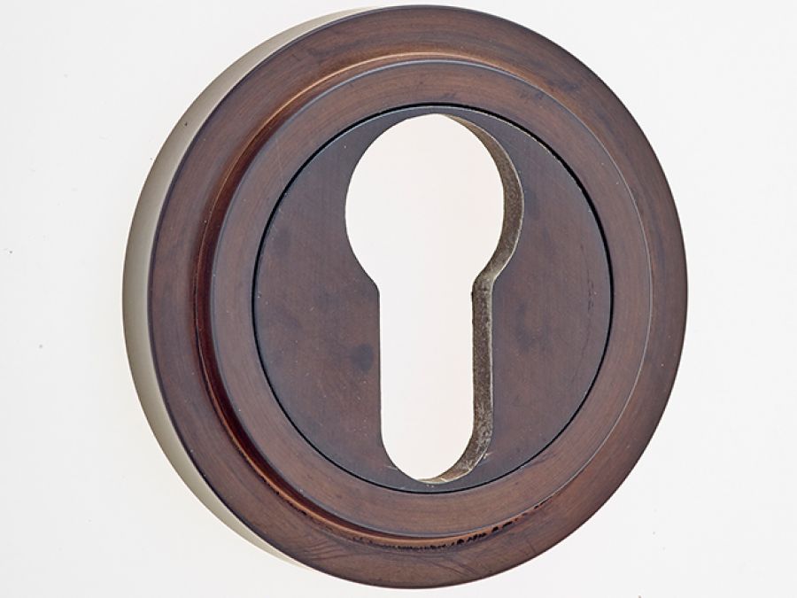 Döre Prestige Euro Profile Escutcheon on Chamfered Rose