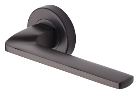 Metro Angled Door Lever Handle on Round Rose - Matt Black