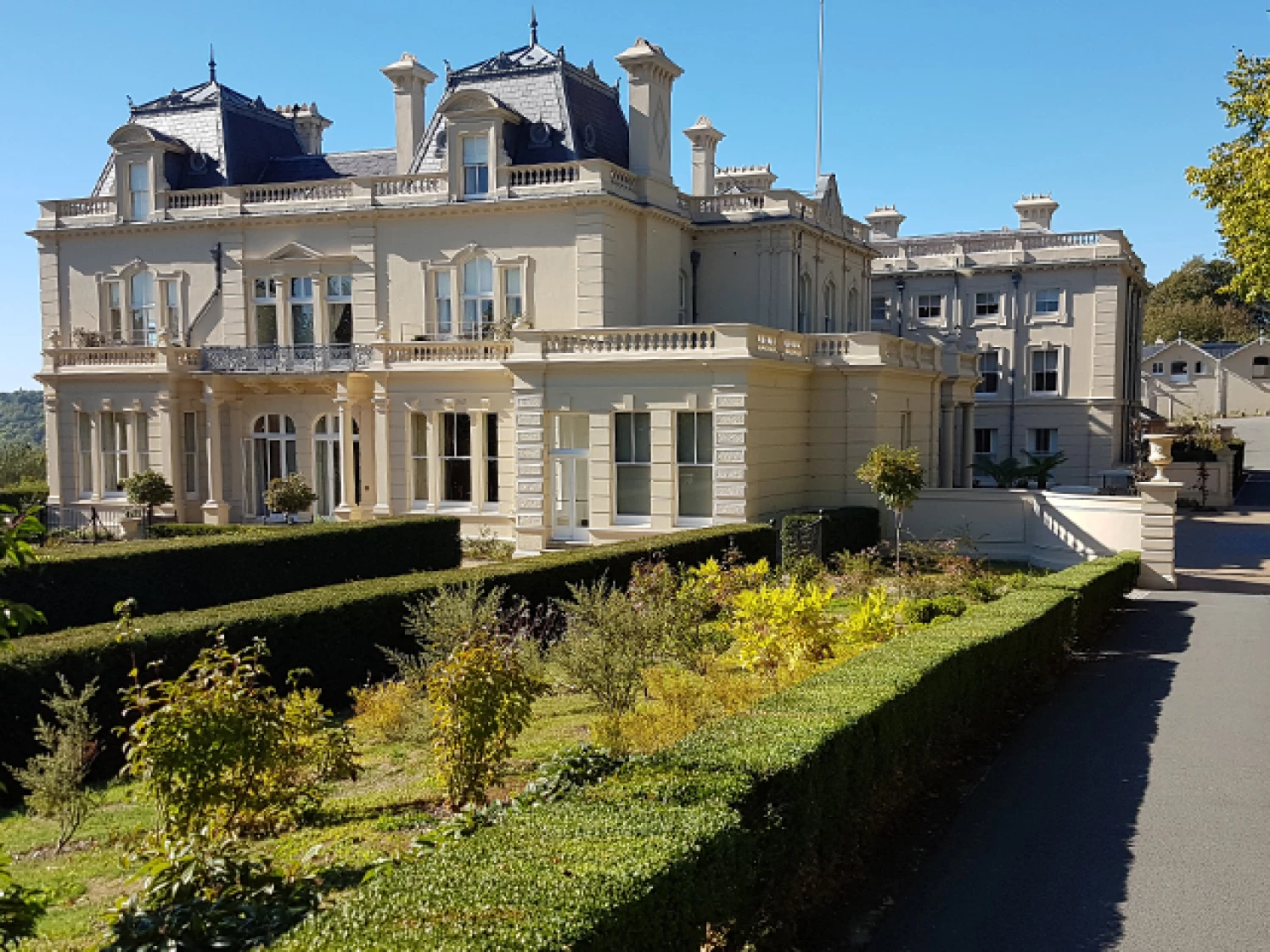 Beaverbrook, Leatherhead